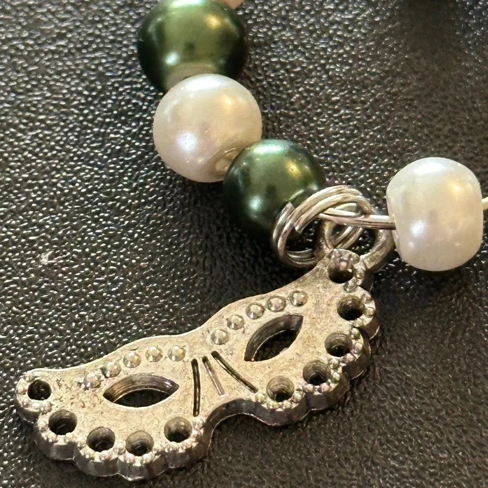 Wine glass tag stainless steel hoop Green/white beads Masquerade mask charm